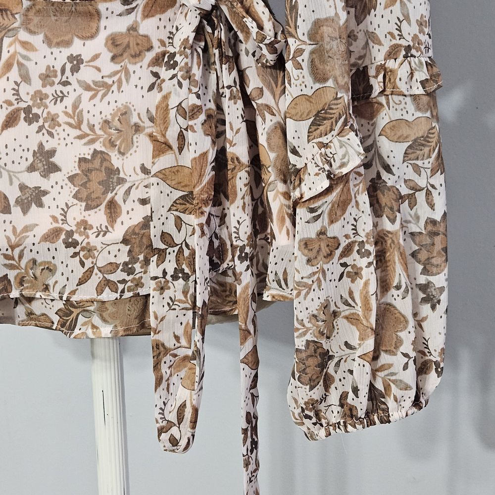 New CeCe Women's Floral Long-sleeve Wrap Waist V-neck‎ Blouse Large - Picture 5 of 7